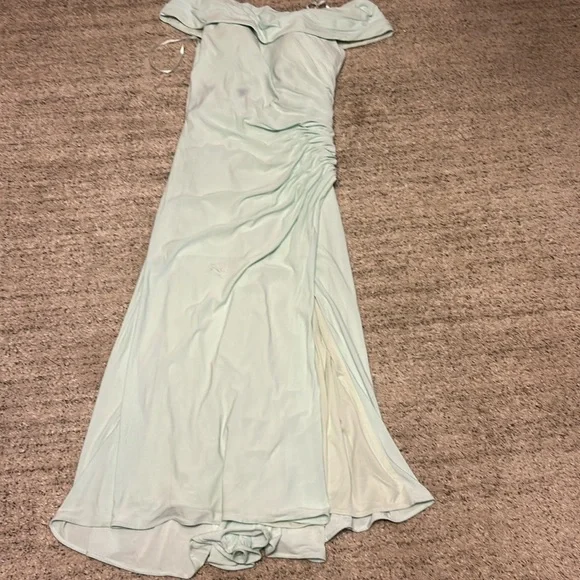 Ieena MAC Duggal ruched off the shoulder dress size 2 light green - Picture 3 of 9